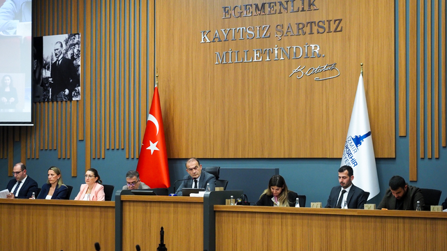 İzmir Büyükşehir Belediyesi'ne 3,84 milyar liralık borçlanma yetkisi