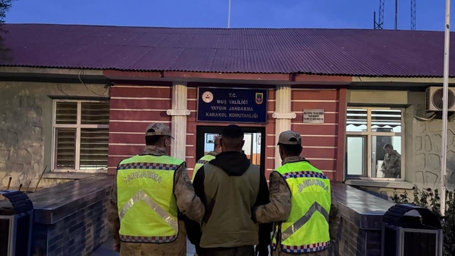 Muş'ta bir eve ateş açan 2 şüpheli yakalandı