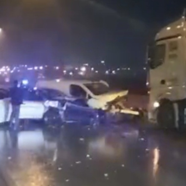 Tarsus-Adana-Gaziantep Otoyolu'nda 12 aracın karıştığı zincirleme kaza: 13...