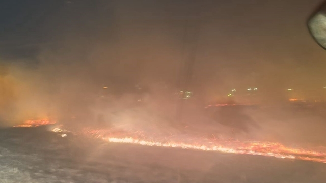 Tandırdan sıçrayan kıvılcımlar araziyi küle çevirdi