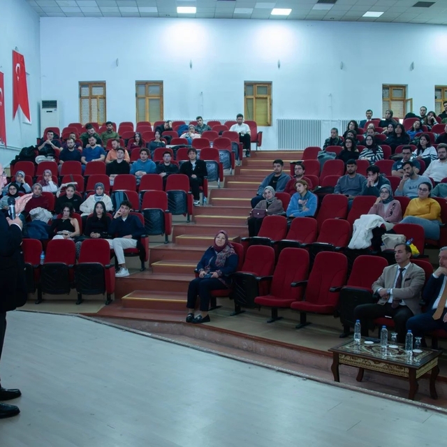 Prof. Dr. Polat, EBYÜ Tıp Fakültesinde 'Bir Başarı Öyküsü'nü anlattı