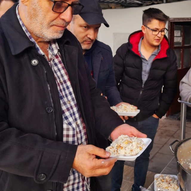 Unutulmaya yüz tutmuş 'Tarihi Odunpazarı Pilavı' vatandaşlara ikram edildi...