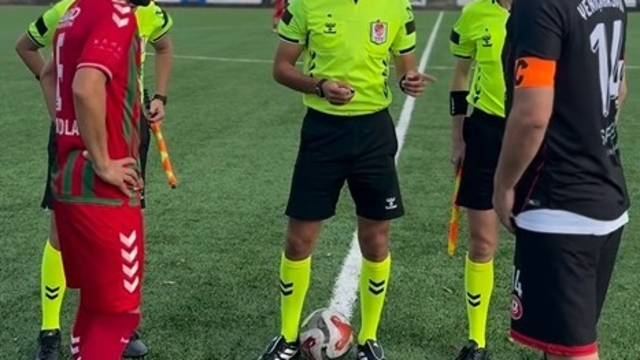 Hakemin nezaketi maçı gölgede bıraktı
"Sen benden büyüksün ama isminle hitap edeceğim ağabey"