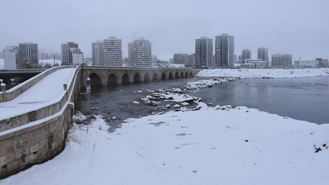 Sivas'ta kar yağışı etkili oldu