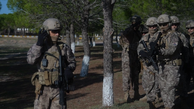 Türkiye ve KKTC Özel Harekatı'ndan ortak mesaj: "Bir gece ansızın gelebiliriz"
KKTC ve Türkiye'den ortak su altı operasyonu tatbikatı