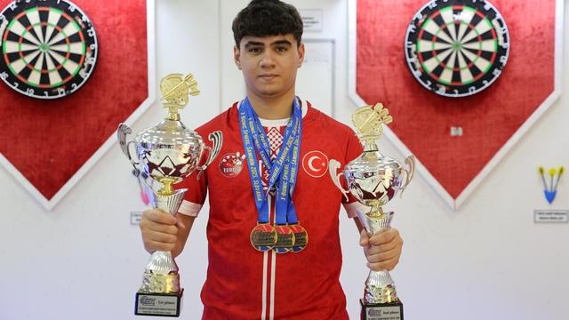 Hobi olarak başladı, 14 yaşında dünya şampiyonu oldu
Hobi olarak başladı, 14 yaşında milli takımda ve dünya şampiyonu oldu