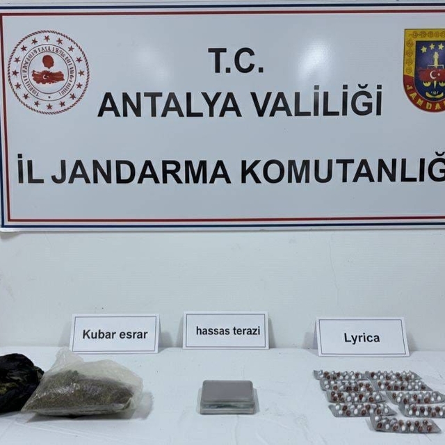 Alanya'da yarım kilo kubar esrar ele geçirildi