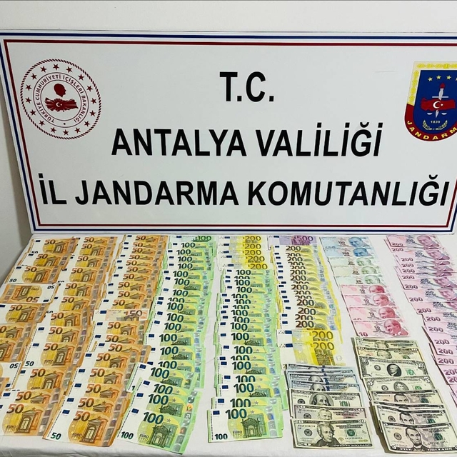 Antalya'da çelik kasadan hırsızlık yapan şüpheli yakalandı