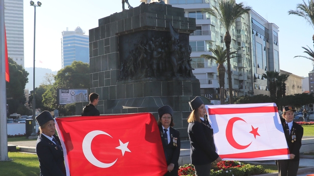 KKTC'nin 42. kuruluş yıl dönümü İzmir'de törenle kutlandı