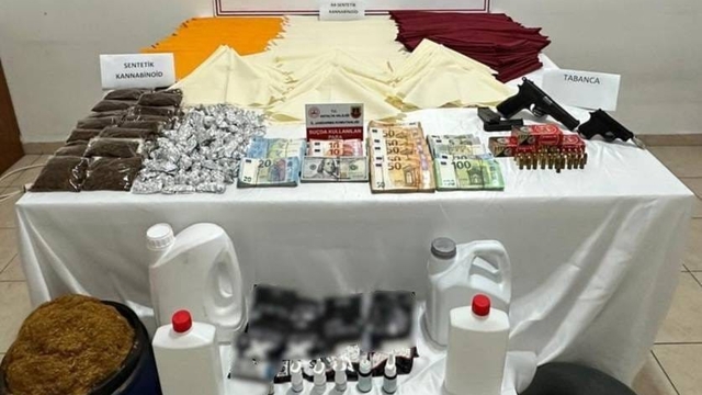 Alanya'da uyuşturucu operasyonu: 4 şüphelinin evine baskın