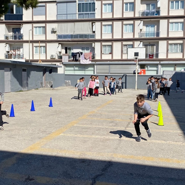 Aydın'da minikler, spor alışkanlığı kazanıyor