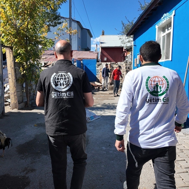 Avrupa Yetim Eli Derneği Ağrı'da nakdi yardım gerçekleştidi