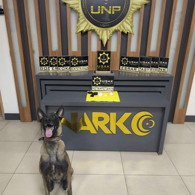 Uşak'ta otomobillerde uyuşturucu ele geçirildi