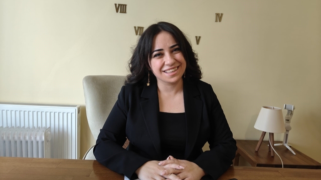 Dijitalde 'ayrılık kaygısı'
Uzman Psikolog Arzu Hamurcu: "Teknolojik cihazlardan ya da sosyal medyadan uzaklaşma kaygısı bildiğimiz ayrılık kaygısının dijital versiyonudur"
"Beynimiz dijitalde herhangi bir etkileşimi dopaminle endeksliyor"