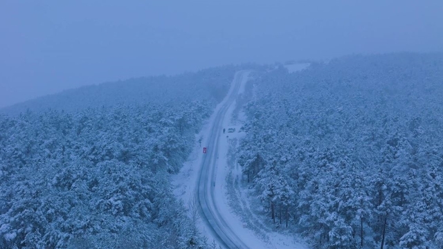 Yozgat'ta mevsimin ilk karı yağdı
