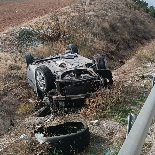 Kırıkkale'de iki otomobil çarpıştı; 7 yaralı