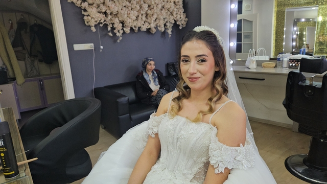 (Özel) Herşeyin '4.4'lük olmasını istiyordu, 4.4 ile sallandı
En mutlu gününde depreme yakalandı