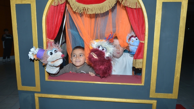 Karagöz Kukla Ve Gölge Oyunları'na renkli açılış