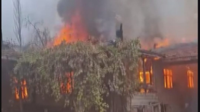 Amasya'da tek katlı ev yandı