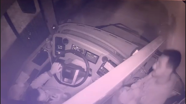 Trafikteki tartışmada otobüse tabancayla ateş açtı