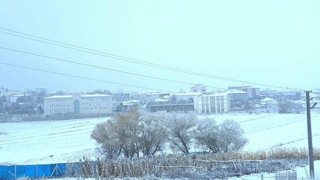 Kırşehir'de yüksek kesimler beyaza büründü
Beyaz örtü Akçakent ilçesinde etkili oldu