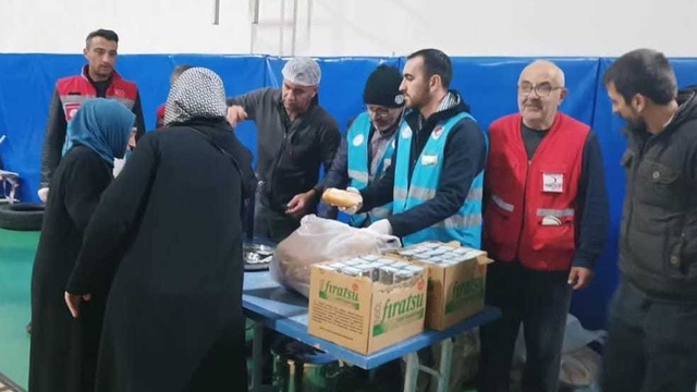 Malatya'da kar nedeniyle mahsur kalan 33 kişi kurtarıldı