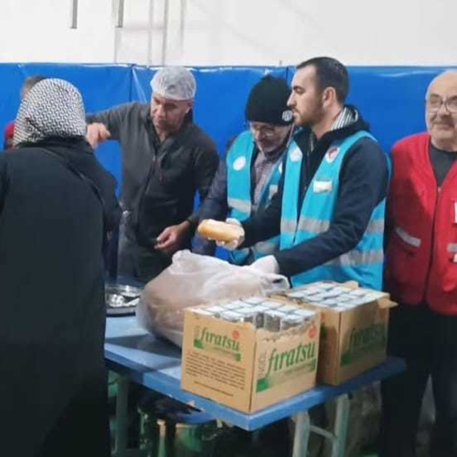 Malatya'da kar nedeniyle mahsur kalan 33 kişi kurtarıldı