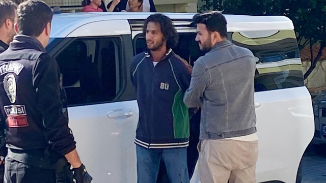 Öldürülen babasının cenazesini almaya geldikleri morg önünde gözyaşlarına boğuldu (2)