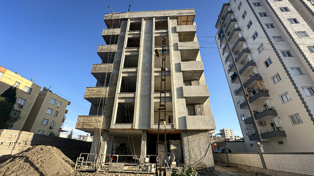 Adana'da çalıştığı inşaattan düşen işçi yaşamını yitirdi