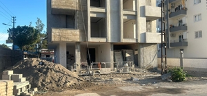 Adana'da 4'üncü kattan düşen inşaat işçisi öldü