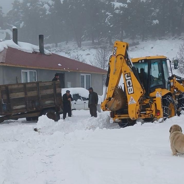 Ordu'da karla kaplı yayla yolları açıldı