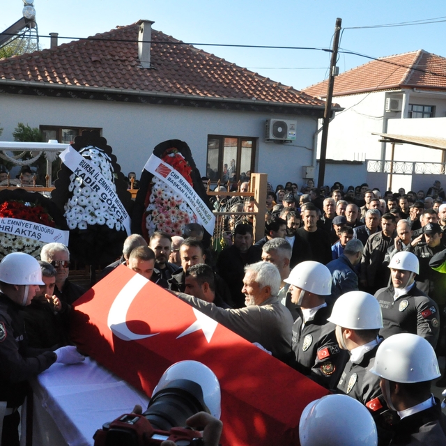 Kazada şehit olan Polis Memuru Ali Barut son yolculuğuna uğurlandı