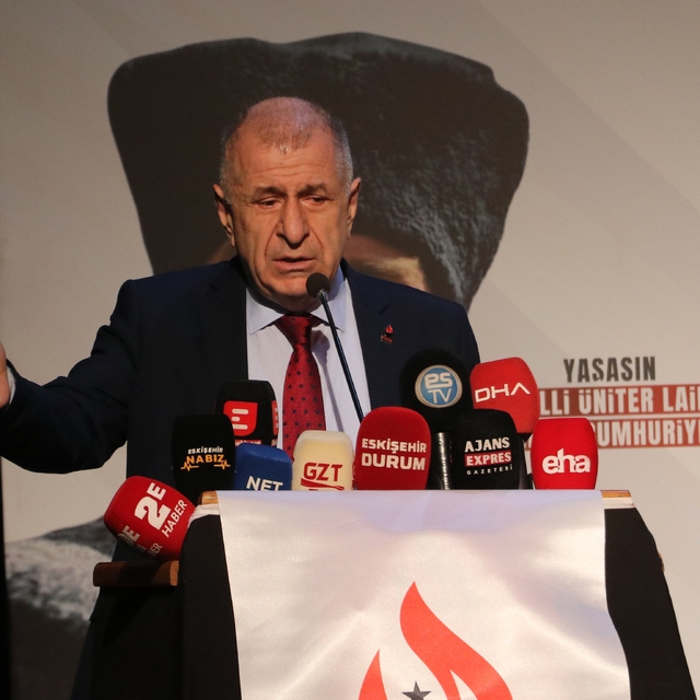 Özdağ: Selahattin Demirtaş barış güvercini gibi sunuluyor