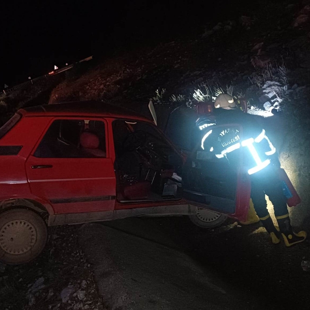 Sinop'ta iki otomobilin çarpışması sonucu 3 kişi yaralandı