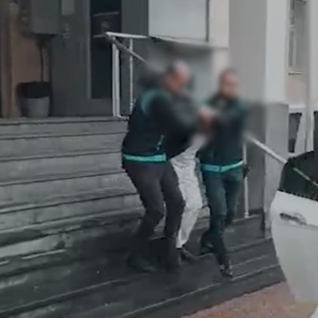 Boşanma aşamasındaki eşini bıçaklayarak öldüren koca, tutuklandı