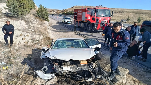 Afyonkarahisar'daki trafik kazasında 1 kişi öldü, 2 kişi yaralandı