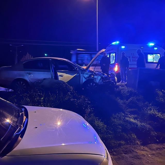 Sinop'ta iki otomobilin çarpışması sonucu 2 kişi yaralandı