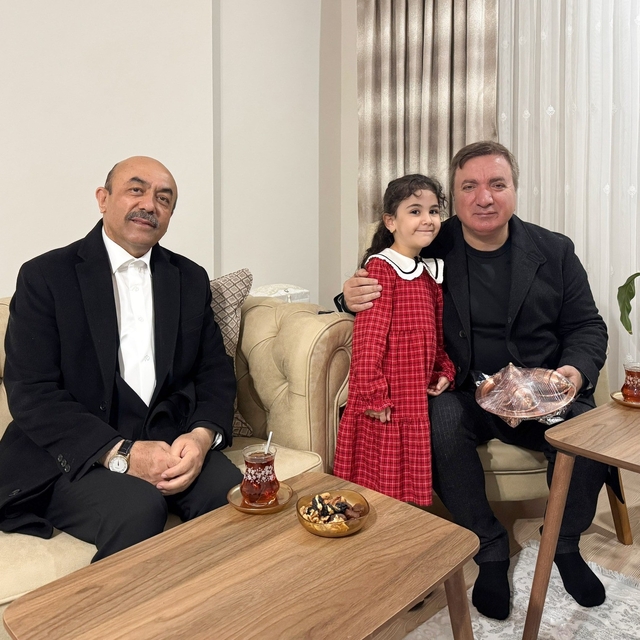 Bir çocuğun samimiyeti: Vali Aydoğdu Beyza'nın misafiri oldu
Kalplere dokun...