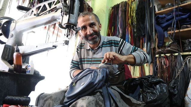 "Fakirin atlayışı da fakir" videosu viral olan ayakkabı boyacısı: "Çocuklarımı mutlu etmek için her yıl tatile giderim"