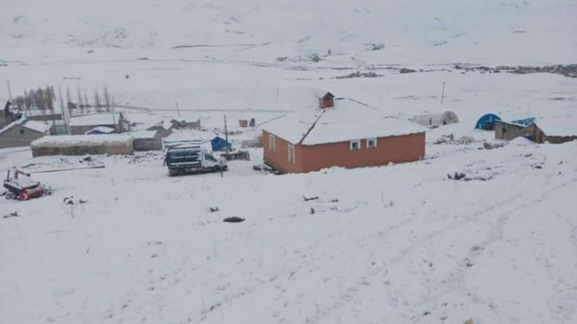 Şırnak'ta kar kalınlığı 20 santimetreyi aştı
