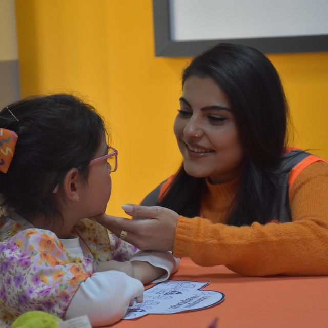 Lösemiyi yenip farkındalık çalışmalarına katılan genç kadın hastalara "umut...