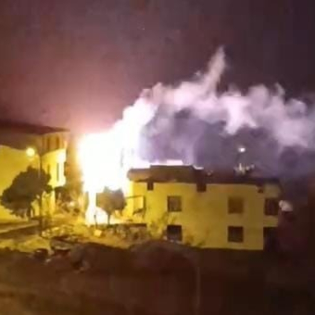 Diyarbakır'da trafo bomba gibi patladı