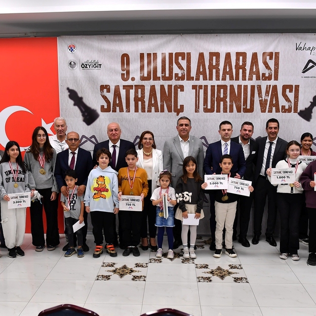 '9. Uluslararası Satranç Turnuvası'nda ödüller sahiplerini buldu