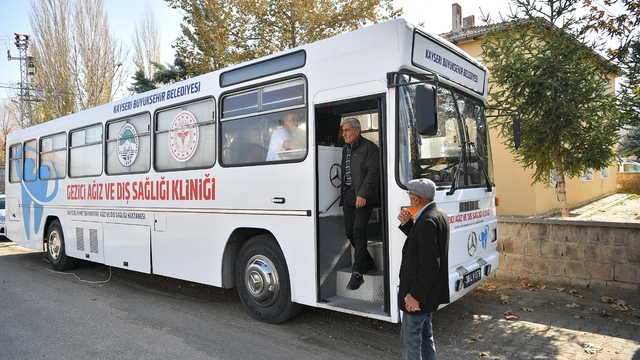 Gezici Ağız ve Diş Sağlığı Kliniği vatandaşın ayağına gidiyor
