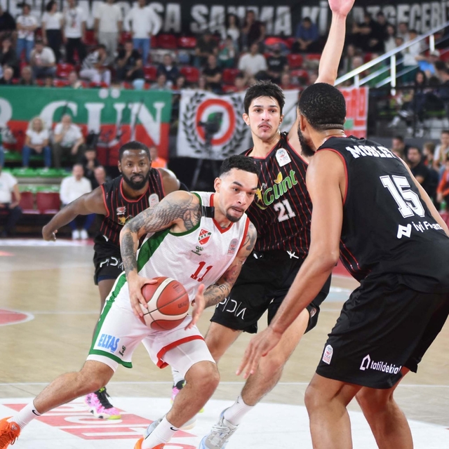 Karşıyaka potada düşüşe çare bulamıyor