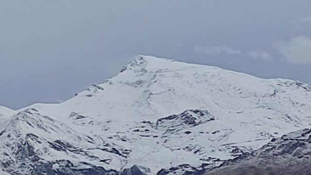 Batman'a mevsimin ilk karı yağdı
