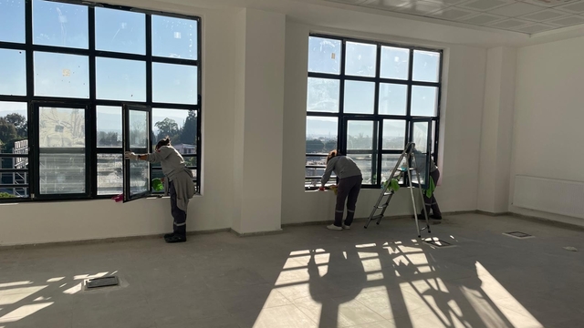 Söke'de yeni kaymakamlık binasında hazırlıklar sürüyor