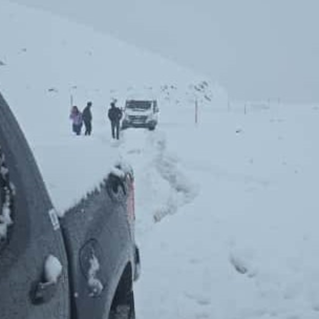 Durankaya-Şivekür yolu kar ve tipi nedeniyle ulaşıma kapandı
