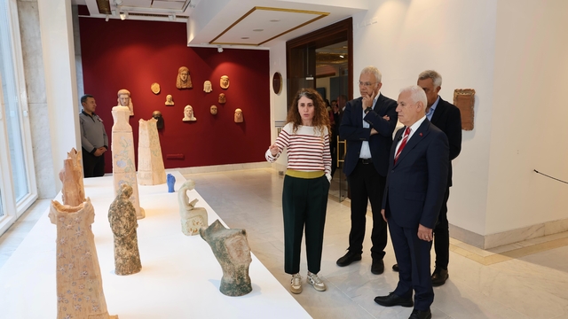'Gözlerimin Önündesin' sanatseverleri ağırlıyor