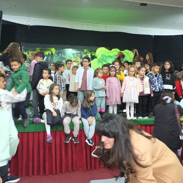 Balıkesir'de amatörlerin oyunu ayakta alkışlandı